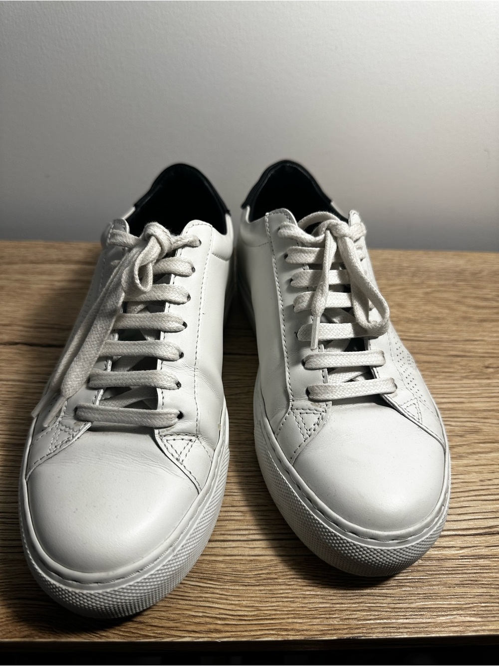 Givenchy White Leather Women's Low-Top Sneakers